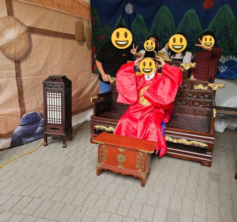 왕 집무실 재현·포토존 행사 설치 사진 3